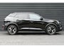 Peugeot 2008 1.2 PureTech 130 GT / NAVI / ALCANTARA / PDC / CLIMA / 17"LMV / CAMERA V+A / KEYLESS / MASSAGESTOEL / FULL-LED / BLUETOOTH / ADAPT. CRUISECONTROL / FULL-OPTIONS / 1E EIGENAAR / NIEUWSTAAT !!