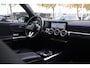 Mercedes-Benz GLB 200 Business Solution 163PK | LED | Sfeer | Camera | Navigatie | Cruise | Climate | Carplay | Leder