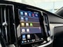 Volvo V60 T6 Plug-in hybrid AWD Plus Dark | Long Range | Trekhaak | Stoel- en stuurverwarming voor + achter | 360 Camera | Adaptive Cruise Control | Google Maps navigatie | Apple Carplay / Android Auto |