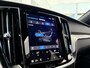Volvo V60 T6 Plug-in hybrid AWD Plus Dark | Long Range | Trekhaak | Stoel- en stuurverwarming voor + achter | 360 Camera | Adaptive Cruise Control | Google Maps navigatie | Apple Carplay / Android Auto |