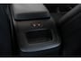 Volvo XC60 T6 Plug-in hybrid AWD Ultra Dark | Verwarmde Voorstoelen, Stuurwiel en Achterbank | Panoramisch Schuif-/Kanteldak | Semi- Elektrische Trekhaak | Harman Kardon Premium Audio | 360-Camera | Adaptieve Cruise Control | Draadloze Telefoonlader