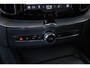 Volvo XC60 T6 Plug-in hybrid AWD Ultra Dark | Verwarmde Voorstoelen, Stuurwiel en Achterbank | Panoramisch Schuif-/Kanteldak | Semi- Elektrische Trekhaak | Harman Kardon Premium Audio | 360-Camera | Adaptieve Cruise Control | Draadloze Telefoonlader