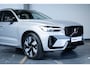 Volvo XC60 T6 Plug-in hybrid AWD Ultra Dark | Verwarmde Voorstoelen, Stuurwiel en Achterbank | Panoramisch Schuif-/Kanteldak | Semi- Elektrische Trekhaak | Harman Kardon Premium Audio | 360-Camera | Adaptieve Cruise Control | Draadloze Telefoonlader