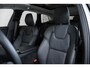 Volvo XC60 T6 Plug-in hybrid AWD Ultra Dark | Verwarmde Voorstoelen, Stuurwiel en Achterbank | Panoramisch Schuif-/Kanteldak | Semi- Elektrische Trekhaak | Harman Kardon Premium Audio | 360-Camera | Adaptieve Cruise Control | Draadloze Telefoonlader