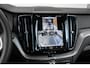 Volvo XC60 T6 Plug-in hybrid AWD Ultra Dark | Verwarmde Voorstoelen, Stuurwiel en Achterbank | Panoramisch Schuif-/Kanteldak | Semi- Elektrische Trekhaak | Harman Kardon Premium Audio | 360-Camera | Adaptieve Cruise Control | Draadloze Telefoonlader