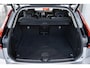Volvo XC60 T6 Plug-in hybrid AWD Ultra Dark | Verwarmde Voorstoelen, Stuurwiel en Achterbank | Panoramisch Schuif-/Kanteldak | Semi- Elektrische Trekhaak | Harman Kardon Premium Audio | 360-Camera | Adaptieve Cruise Control | Draadloze Telefoonlader