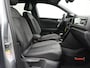 Volkswagen T-Roc 1.5 TSI 150 pk DSG R-Line | IQ Light | Black Style | Adaptive Cruise | Park Assist | Apple Carplay/Android Auto | DAB | 18 inch
