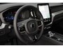 Volvo XC60 T6 Plug-in hybrid AWD Plus Black Edition | Panoramadak | 360 graden camera | Google Maps navigatie | Verwarmbaar stuurwiel | Verwarmbare voorstoelen | Adaptieve Cruise Control | Harman Kardon Audio | 21-Inch lichtmetalen velgen | Elektrisch bedienbare voorstoelen + geheugenfunctie