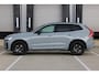 Volvo XC60 T6 Plug-in hybrid AWD Plus Black Edition | Panoramadak | 360 graden camera | Google Maps navigatie | Verwarmbaar stuurwiel | Verwarmbare voorstoelen | Adaptieve Cruise Control | Harman Kardon Audio | 21-Inch lichtmetalen velgen | Elektrisch bedienbare voorstoelen + geheugenfunctie