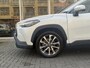 Toyota Corolla Cross 1.8 Hybrid Style | Parelmoer wit, Dodehoekherkenning, Parkeersensoren, Stoel + Stuurverwarming, Keyless, 18 inch