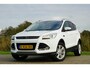 Ford Kuga 1.6 Titanium 150pk - Frozen White - Trekhaak/Winterpakket - Topstaat