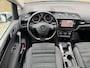 Volkswagen Touran 1.2 TSI 110pk Highline Business R-line 7-persoons | Trekhaak | Navigatie | Camera | Elektrische achterklep | Apple CarPlay | Climate control | Adaptieve cruise | Stoelverwarming | Volledig onderhouden