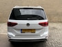 Volkswagen Touran 1.2 TSI 110pk Highline Business R-line 7-persoons | Trekhaak | Navigatie | Camera | Elektrische achterklep | Apple CarPlay | Climate control | Adaptieve cruise | Stoelverwarming | Volledig onderhouden
