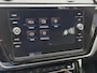 Volkswagen Touran 1.2 TSI 110pk Highline Business R-line 7-persoons | Trekhaak | Navigatie | Camera | Elektrische achterklep | Apple CarPlay | Climate control | Adaptieve cruise | Stoelverwarming | Volledig onderhouden