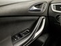 Opel Astra 1.4 Turbo Sport 150Pk Automaat (APPLE CARPLAY, GROOT NAVI, CLIMATE, LM VELGEN, SPORTSTOELEN, TREKHAAK, PARKEERSENSOREN, NIEUWE APK, NIEUWSTAAT)