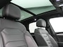Volkswagen Touareg 3.0 TSi eHybrid 4MOTION Plug In Hybrid 381pk Dealer O.H PHEV | Trekhaak Af Fabriek | Lederen Sportstoelen Massage & Memory | Panodak | Adaptive Cruise | Stoelventilatie | Stoelen & Stuur Verwarmd | Blis | Keyless | Apple Carplay | Navigatie | DAB
