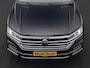 Volkswagen Touareg 3.0 TSi eHybrid 4MOTION Plug In Hybrid 381pk Dealer O.H PHEV | Trekhaak Af Fabriek | Lederen Sportstoelen Massage & Memory | Panodak | Adaptive Cruise | Stoelventilatie | Stoelen & Stuur Verwarmd | Blis | Keyless | Apple Carplay | Navigatie | DAB