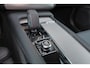 Volvo XC90 T8 Recharge AWD Ultra Bright - LONG RANGE - Panorama/schuifdak - IntelliSafe Assist & Surround - 360º Camera - Harman/Kardon audio - Adaptieve LED koplampen - Verwarmde voorstoelen, stuur & achterbank - Parkeersensoren voor & achter - Elektr. bedienb. voorstoelen met geheugen - Head up display - Draadloze tel. lader - Extra getint glas - 20' LMV