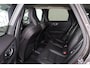 Volvo XC60 T6 Recharge AWD Plus Dark - LONG RANGE - Panorama/schuifdak - IntelliSafe Assist & Surround - 360º Camera - Harman/Kardon audio - Adaptieve LED koplampen - Verwarmde voorstoelen, stuur & achterbank - Elektr. bedienb. voorstoelen met geheugen - Parkeersensoren voor & achter - Draadloze tel. lader - Extra getint glas - 19' LMV