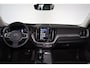 Volvo XC60 T6 Recharge AWD Plus Dark - LONG RANGE - Panorama/schuifdak - IntelliSafe Assist & Surround - 360º Camera - Harman/Kardon audio - Adaptieve LED koplampen - Verwarmde voorstoelen, stuur & achterbank - Elektr. bedienb. voorstoelen met geheugen - Parkeersensoren voor & achter - Draadloze tel. lader - Extra getint glas - 19' LMV