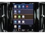 Volvo XC60 T6 Recharge AWD Plus Dark - LONG RANGE - Panorama/schuifdak - IntelliSafe Assist & Surround - 360º Camera - Harman/Kardon audio - Adaptieve LED koplampen - Verwarmde voorstoelen, stuur & achterbank - Elektr. bedienb. voorstoelen met geheugen - Parkeersensoren voor & achter - Draadloze tel. lader - Extra getint glas - 19' LMV