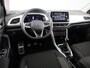 Volkswagen T-Roc 1.0 TSI Life Edition GOAL 115 PK | Private lease vanaf € 519,- pm | Navigatie | automatische Airco | Parkeer assistent |