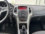 Opel Astra Sports Tourer 1.4-16V Edition Eco-Flex 101 PK. Mooie en zeer goed onderhouden auto !!! Slechts 118.000 KM !! Tweede eigenaar !
