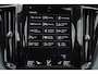 Volvo XC60 T5 Momentum - Intellisafe surround - Verwarmbare voorstoelen - Parkeersensoren voor en achter - camera achter - Cruise Control - Climate Control - Apple® CarPlay - Android Auto - Licht- & regensensor - 18' LMV - City Safety