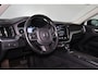 Volvo XC60 T5 Momentum - Intellisafe surround - Verwarmbare voorstoelen - Parkeersensoren voor en achter - camera achter - Cruise Control - Climate Control - Apple® CarPlay - Android Auto - Licht- & regensensor - 18' LMV - City Safety