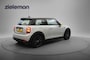 MINI Cooper Electric Essential 33 kWh - Carplay, Navi, Half Leer, Camera, Stoelverw. SOH 96%