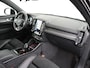 Volvo XC40 Recharge P8 408pk 660Nm AWD R-Design Warmtepomp SOH 90% Leder/Alcantara Camera Adap.Cruise Apple Carplay Android Auto Stoelverwarming DAB Bluetooth Led Elek.Achterklep Google-Maps Keyless 1e Eigenaar Origineel Nederlandse Auto €55.260 nieuw 1500kg-Trekvermogen 660Nm 4,9sec 0-100