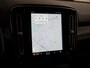Volvo XC40 Recharge P8 408pk 660Nm AWD R-Design Warmtepomp SOH 90% Leder/Alcantara Camera Adap.Cruise Apple Carplay Android Auto Stoelverwarming DAB Bluetooth Led Elek.Achterklep Google-Maps Keyless 1e Eigenaar Origineel Nederlandse Auto €55.260 nieuw 1500kg-Trekvermogen 660Nm 4,9sec 0-100