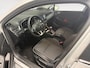 Renault Clio 1.0 TCe Intens NAVI AIRCO CAMERA PARKEERSENSOREN CRUISE CONTROLE APPLE CARPLAY ANDROID AUTO LM VELGEN UNIEK PAS 8000KM ORGINEEL NEDERLANDSE