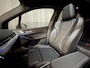 BMW 2-Serie Active Tourer 225e xDrive M Sport 19"/Leder/Panoramadak/Stoel + stuurverwarming/Harman Kardon/360 camera/Head-up/Dodehoek/Keyless