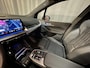BMW 2-Serie Active Tourer 225e xDrive M Sport 19"/Leder/Panoramadak/Stoel + stuurverwarming/Harman Kardon/360 camera/Head-up/Dodehoek/Keyless