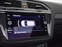 Volkswagen Tiguan 1.5 TSI R-Line Business+ | Electrische stoelen met geheugen | Elektrisch bedienbare achterklep met sensorsturing | Elektrisch glazen panorama-dak