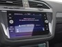 Volkswagen Tiguan 1.5 TSI R-Line Business+ | Electrische stoelen met geheugen | Elektrisch bedienbare achterklep met sensorsturing | Elektrisch glazen panorama-dak