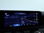 Mercedes-Benz A-klasse 160 Business Solution AMG | Parkeerpakket met Camera | Cruise Controle | LED Verlichting | Navigatie | Inclusief 24 maanden Mercedes-Benz Certified garantie voor Europa.