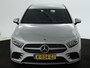 Mercedes-Benz A-klasse 160 Business Solution AMG | Parkeerpakket met Camera | Cruise Controle | LED Verlichting | Navigatie | Inclusief 24 maanden Mercedes-Benz Certified garantie voor Europa.