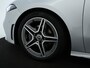 Mercedes-Benz A-klasse 160 Business Solution AMG | Parkeerpakket met Camera | Cruise Controle | LED Verlichting | Navigatie | Inclusief 24 maanden Mercedes-Benz Certified garantie voor Europa.