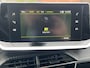 Peugeot 2008 1.2 Turbo 130 pk Automaat Allure Pack Navigatie* Carplay Keyless Camera 17 inch Velgen Stoelverwarming ACC I-Cockpit Getint Glas Distributieriem is vervangen