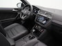 Volkswagen Tiguan 1.4 TSI eHybrid R-Line Business+ | Panoramadak | IQ Light | Trekhaak | Lederen bekleding ‘Vienna’ | Rondomzicht camera | Park Assist | Side Assist | 19 inch