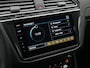 Volkswagen Tiguan 1.4 TSI eHybrid R-Line Business+ | Panoramadak | IQ Light | Trekhaak | Lederen bekleding ‘Vienna’ | Rondomzicht camera | Park Assist | Side Assist | 19 inch