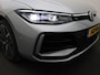 Volkswagen Passat Variant 1.5 eHybrid R-Line Edition Panoramadak · Harman & Kardon · Trekhaak · Head-up display