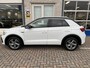 Volkswagen T-Roc 1.5 TSI R-Line / AUTOMAAT/ FABRIEKSGARANTIE T/M 2-2027/ TREKHAAK/ ALCANTARA/ ADAPT. CRUISE/ APP-CONNECT/ NAVI/ MATRIX/ RIJ-MODI/ PARK. SENSOREN + CAMERA/ STOEL VERWARM.