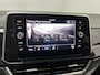 Volkswagen T-Roc 1.5 TSI R-Line / AUTOMAAT/ FABRIEKSGARANTIE T/M 2-2027/ TREKHAAK AFNEEMBAAR/ FABRIEKSGARANTIE/ ALCANTARA/ ADAPT. CRUISE/ APP-CONNECT/ NAVI/ MATRIX/ RIJ-MODI/ PARK. SENSOREN + CAMERA/ STOEL VERWARM.