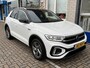 Volkswagen T-Roc 1.5 TSI R-Line / AUTOMAAT/ FABRIEKSGARANTIE T/M 2-2027/ TREKHAAK/ ALCANTARA/ ADAPT. CRUISE/ APP-CONNECT/ NAVI/ MATRIX/ RIJ-MODI/ PARK. SENSOREN + CAMERA/ STOEL VERWARM.