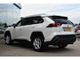 Toyota RAV4 2.5 Active Limited Automaat 218pk | PDC vóór- & achter | Draadloos opladen | Achteruitrijcamera | Bluetooth |