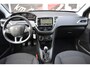 Peugeot 208 1.2 PureTech Signature / Carplay / Navi / Trekhaak / Airco / 17" LM / PDC