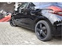 Peugeot 208 1.2 PureTech Signature / Carplay / Navi / Trekhaak / Airco / 17" LM / PDC